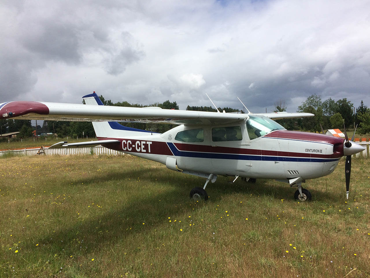 CESSNA 210 (2)